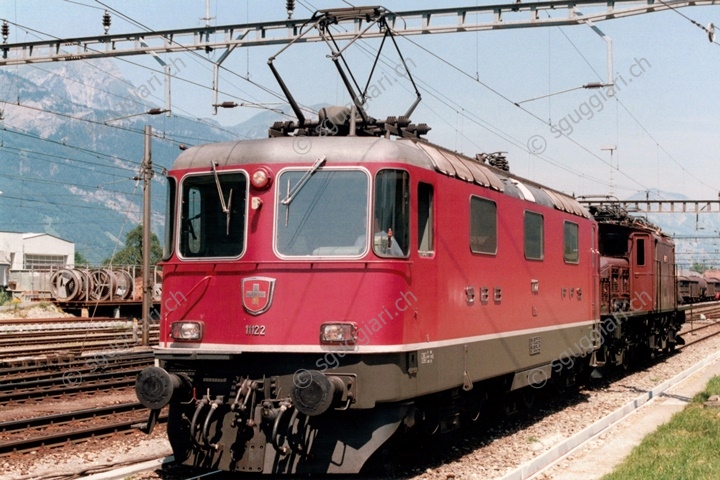 SBB Re 4/4 II 11122 e Ce 6/8 II 14253