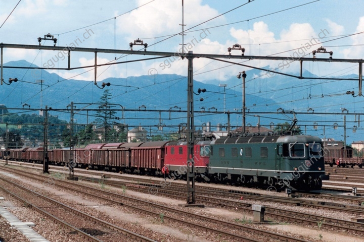 SBB Re 6/6 11623 e Re 4/4 II