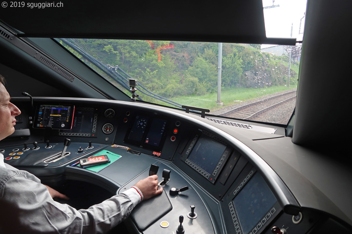 Cabina di guida del SBB RABe 501 006