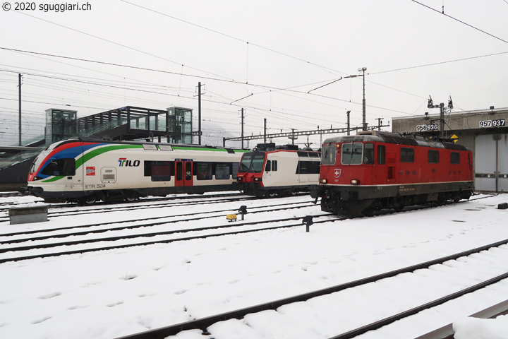 TILO RABe 524 012, SBB RBDe 560 'Domino' e Re 4/4 II 11127