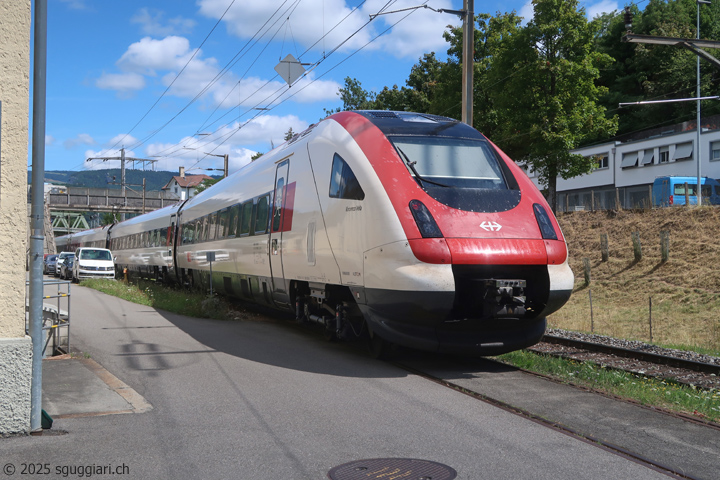 FFS RABDe 500 008-9 (ICN)