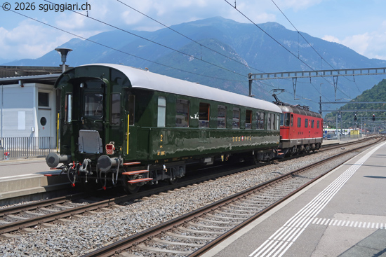 SBBH AB4 2856 trainata dalla Re 6/6 11666 'Stein am Rhein'
