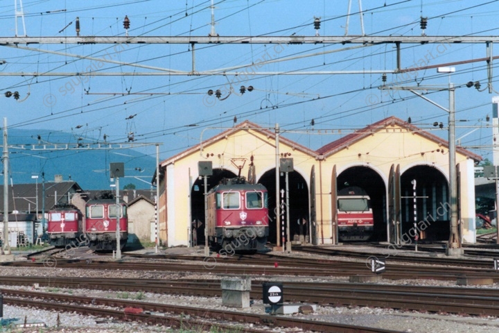 SBB Ae 6/6, Re 4/4 II 11256 e Re 460 015-1 'AGFA'