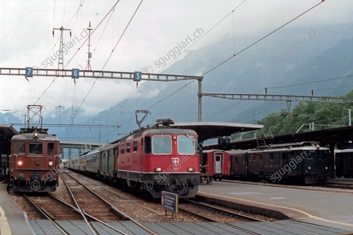 SBB Re 4/4 II 11177 e BLS Ae 4/4 257