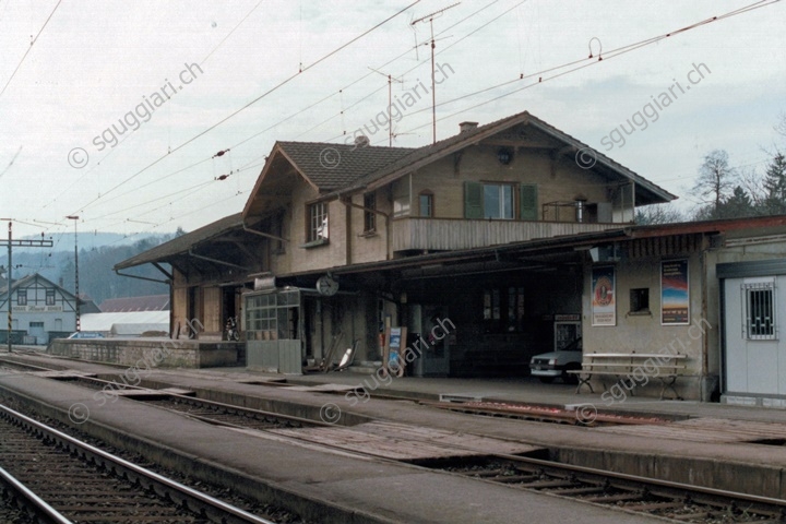 Stazione / Bahnhof Suberg-Grossaffoltern