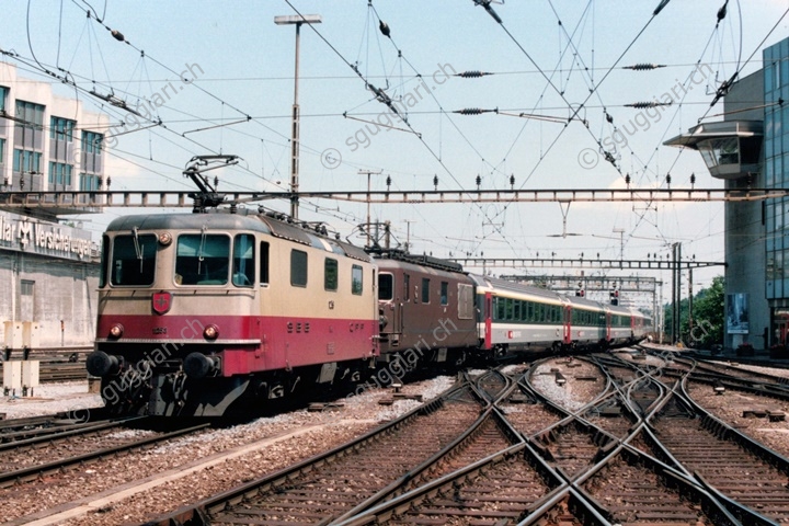 FFS Re 4/4 II 11253 e Re 4/4