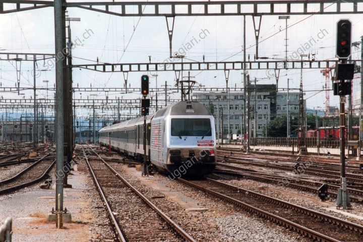 SBB Re 460 084-7 'Rentenanstalt'