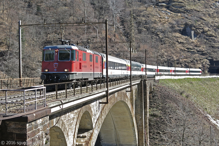 SBB Re 4/4 II 11157