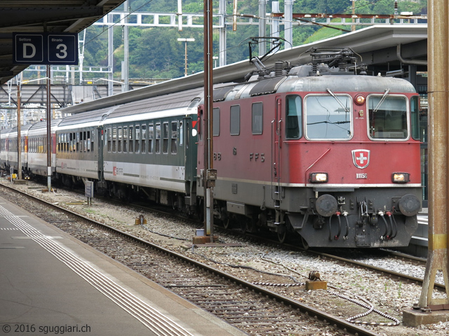 SBB Re 4/4 II 11156 con Bpm 51