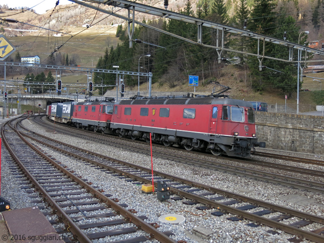 SBB Re 6/6 11682 'Pfffikon SZ' e Re 420 328-7