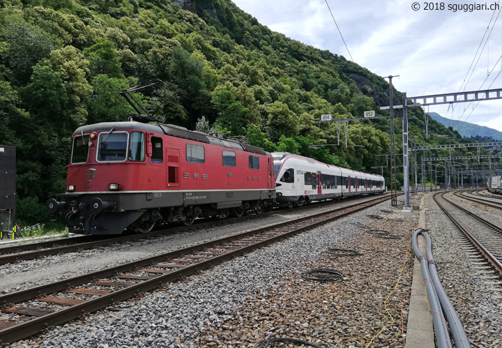 SBB Re 4/4 II 11196 e RABe 521 203 'Seehas'