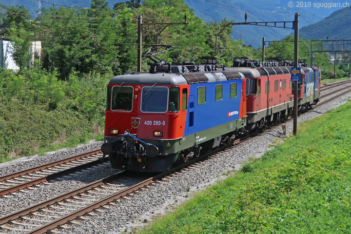 SBB Re 420 280-0 con gancio automatico