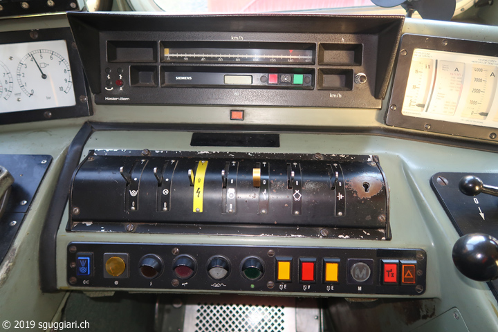 Cabina di guida della FFS Re 421 397-1