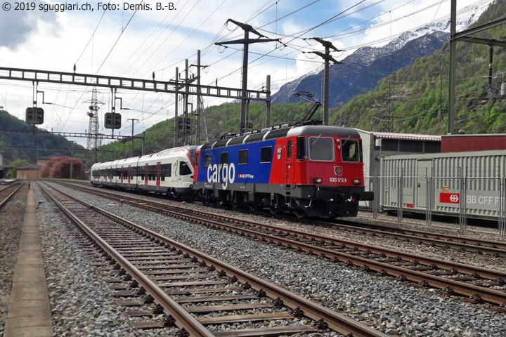 SBB Re 620 012-5 'Regensdorf' con RABe 521 001