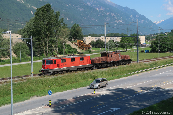 SBB Re 4/4 II 11191 e Ce 6/8 II 14253