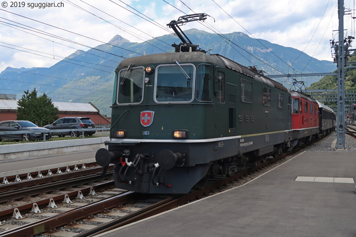 SBB Re 4/4 II 11161 e 11125 con VSOE