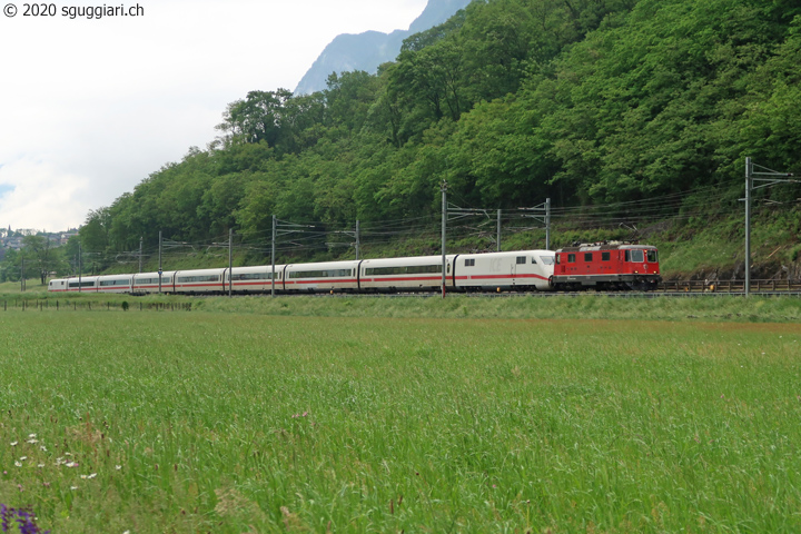 SBB Re 4/4 II 11192 con DB ICE S