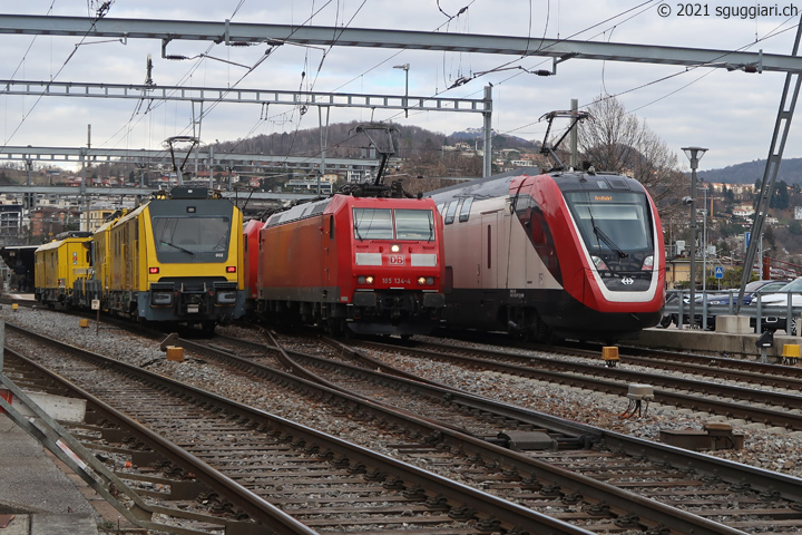 SBB Xem 181 002, DB BR 185 134-4 e SBB RABDe 502 007 'Twindexx' (IC200)