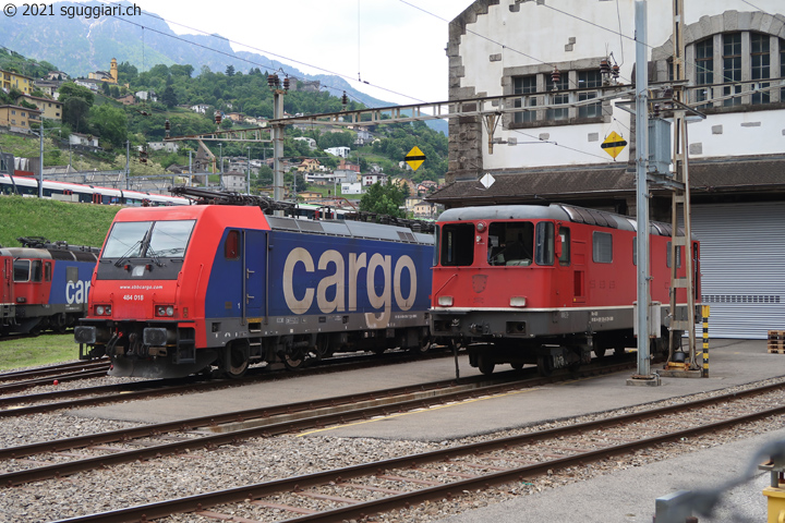 SBB Re 484 018-7 e Re 4/4 II 11135