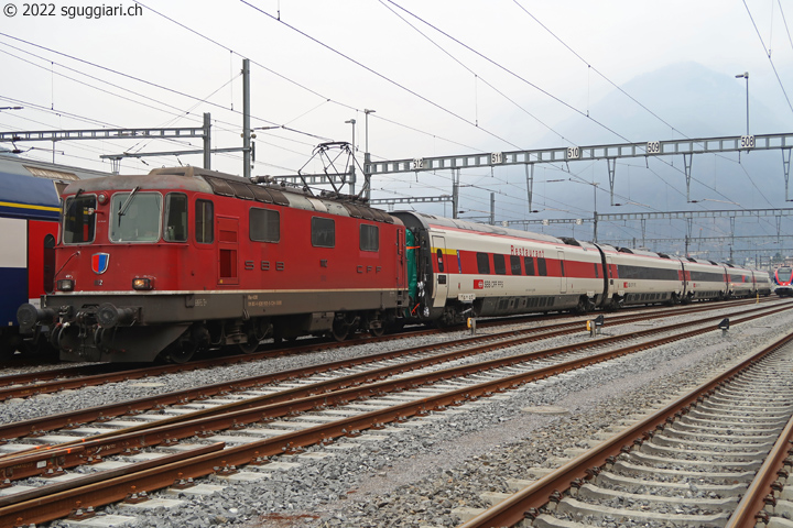 SBB Re 4/4 II 11112 'Tessinerli' e RABe 503 011