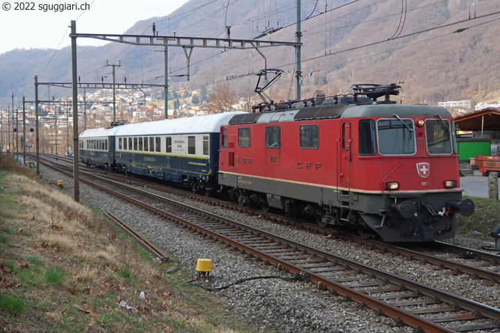 SBB Re 4/4 II 11193 con 'Prestige Continental Express'