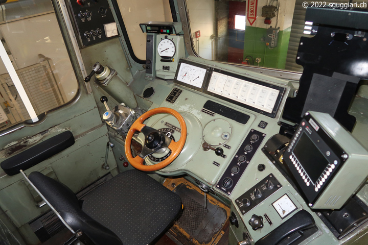 Cabina di guida della FFS Ae 6/6 11421 'Graub�nden / Grischun'