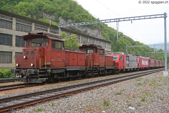 OeBB (ex FFS) Em 3/3 18832 e Em 3/3 18829, DSF (ex SOB) Re 456 095-9 e Re 456 094-2, FFS Re 4/4 II 11118, 11115, 11147 e 11139