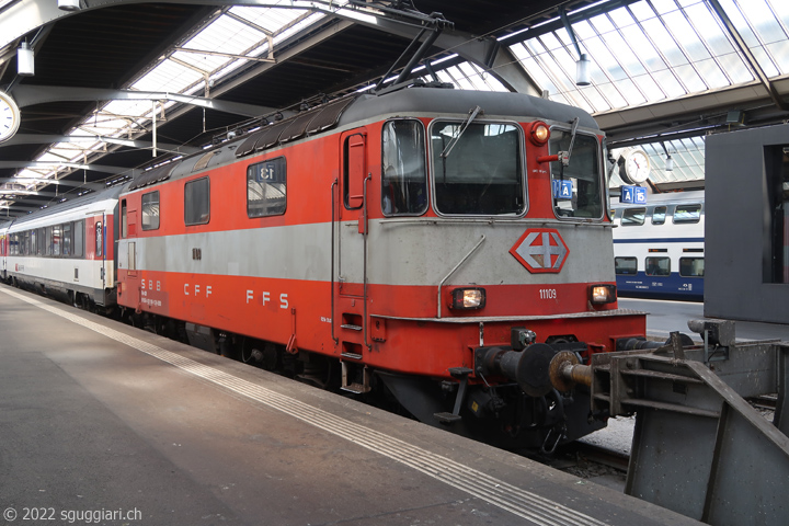 SBB Re 4/4 II 11109 'Swiss Express'