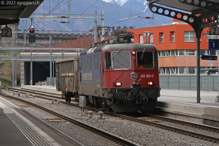 SBB Re 420 280-0 con gancio automatico