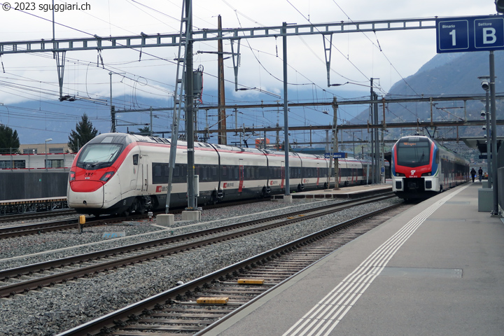 SBB RABe 501 024 'Neuchtel' e TILO RABe 524 312