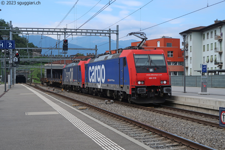 SBB Re 484 019-5 e Re 484 014-6 'ChemOil'