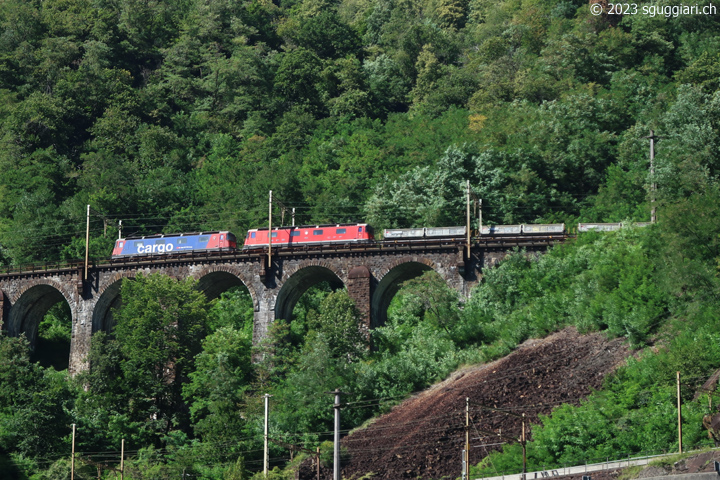 SBB Re 620 022-4 'Suhr' e Re 6/6 11625 'Oensingen'