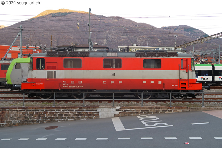 SBB Re 4/4 II 11109 'Swiss Express'