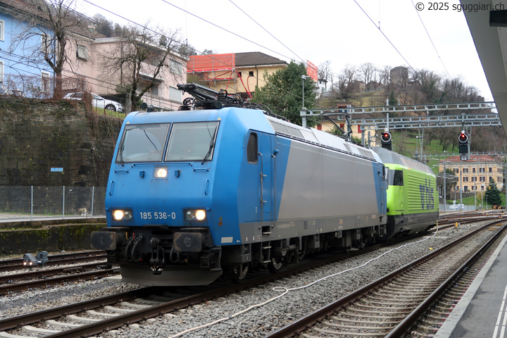 BR 185 536-0 e BLS Re 465 011