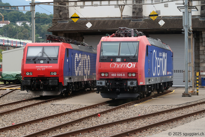 SBB Re 474 017-1 e Re 482 020-5 'ChemOil'