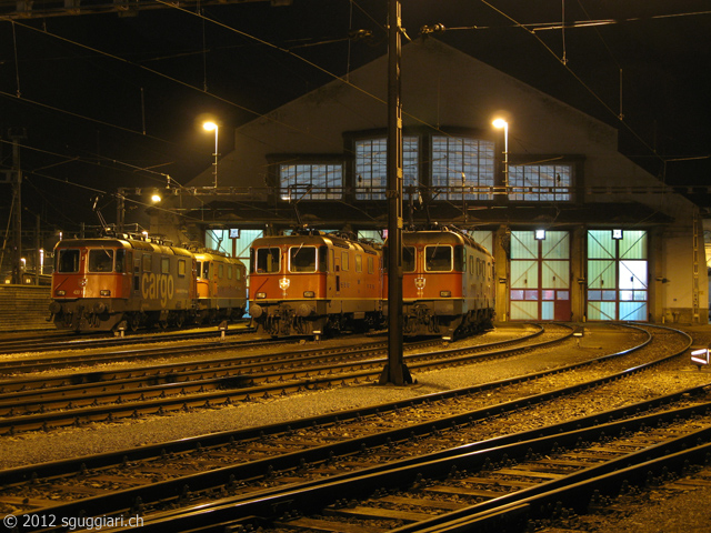 FFS Re 4/4 II 11324, Re 420 165-3 e Re 6/6 11673 'Cham'