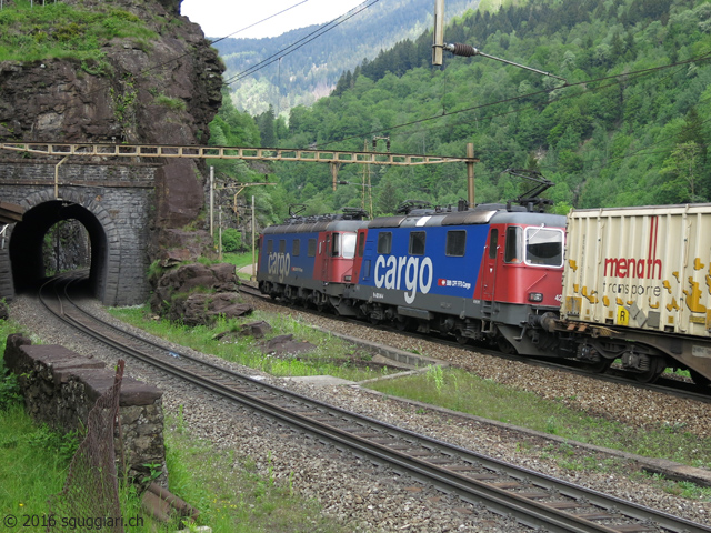 SBB Re 420 344-4 e Re 620 075-2 'Gelterkinden'