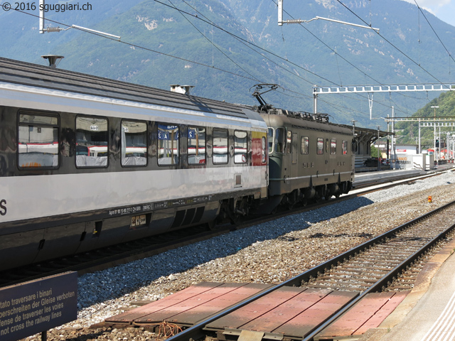 SBB Re 6/6 11663 'Eglisau' con Extrazug BAV