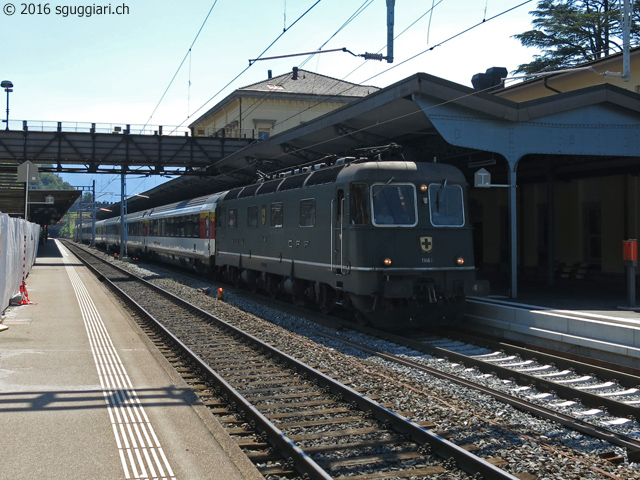 SBB Re 6/6 11663 'Eglisau' con Extrazug BAV