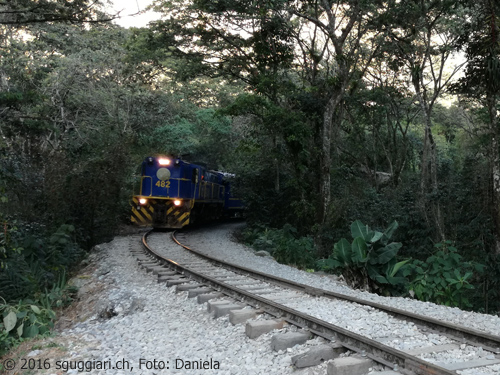 Peru Rail DL-535A 482 sulla tratta Cusco-Machupicchu